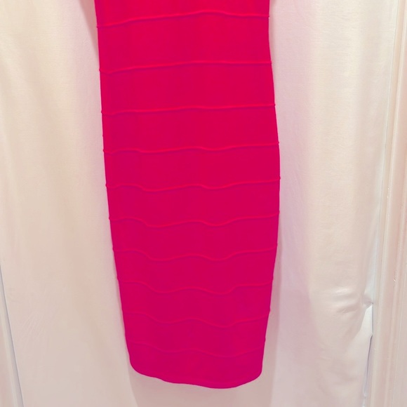 Slightly Worn Marciano Gorgeous Sexy Hot Pink Dress Size Medium - Picture 3 of 9